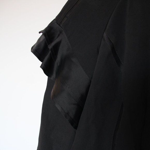 ✨NWOT✨ bebe ruffle zip cropped jacket - Picture 5 of 12